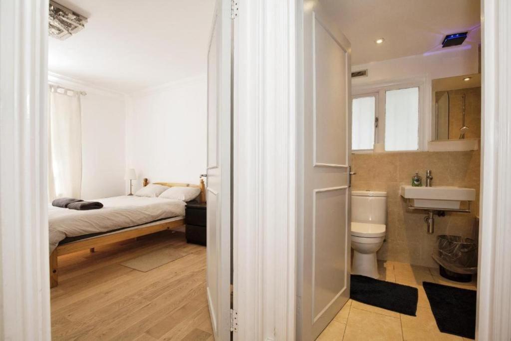 Lovely Kensington Flat ลอนดอน ภายนอก รูปภาพ