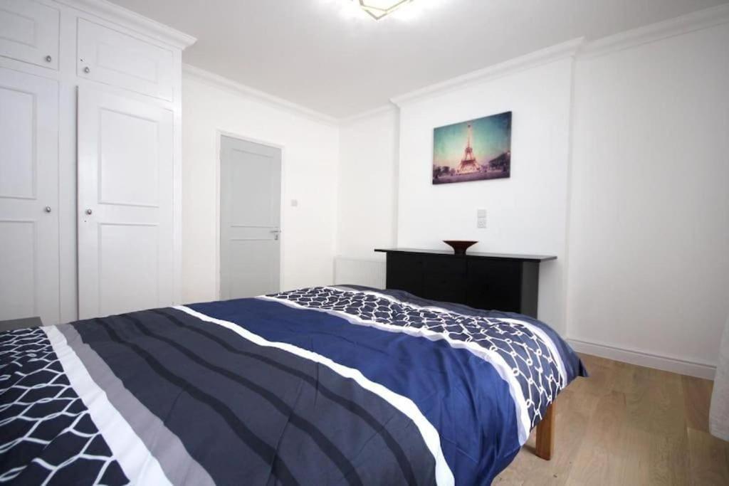 Lovely Kensington Flat ลอนดอน ภายนอก รูปภาพ
